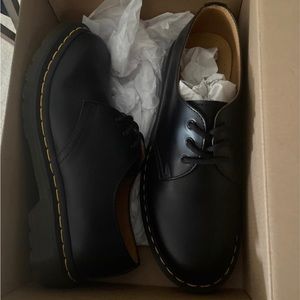 Dr.Martens mens size 7 oxfords never worn